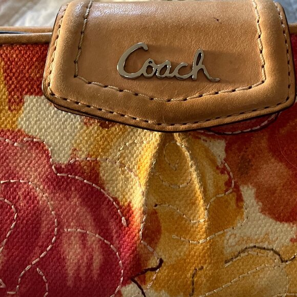 EUC Vintage Coach Ashley Floral Wallet - Picture 3 of 11